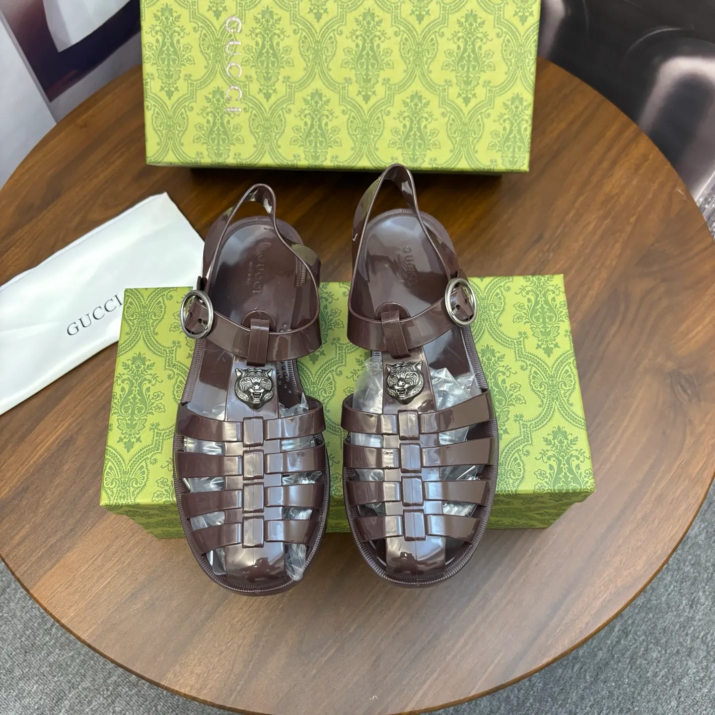 Men's shoes: 260💰[Gucci] sandals, counter quality, top-quality original items, real photos! Original T men's shoes 💰PU material, fine workmanship, comfortable; genuine 1:1 replica Size: 36 ~ 46